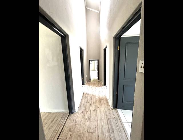 5 BEDROOM FREEHOLD FOR SALE IN MORNINGSIDE